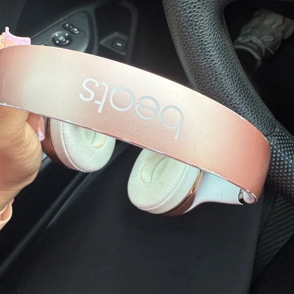 Beats Rose Gold Wireless Headphones - Picture 4 of 5